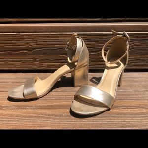 Gold Metallic Sandals - Chinese Laundry - 7.5 W
